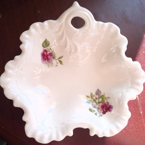 Vintage Floral Trinket / Jewelry Dish With Beautiful Ruffled Edges - Picture 1 of 4